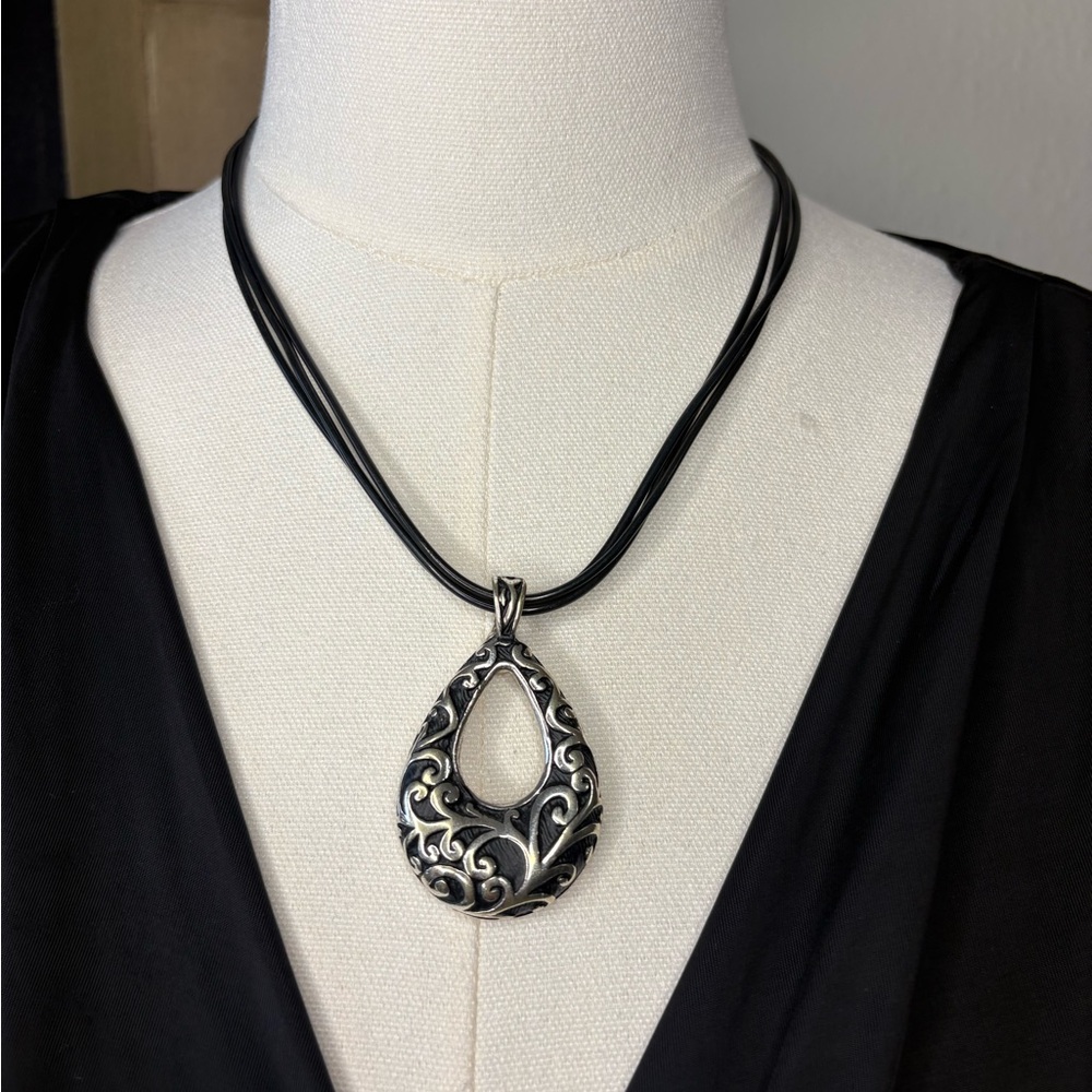 Vintage Silver & Black Filigree Pendant Necklace